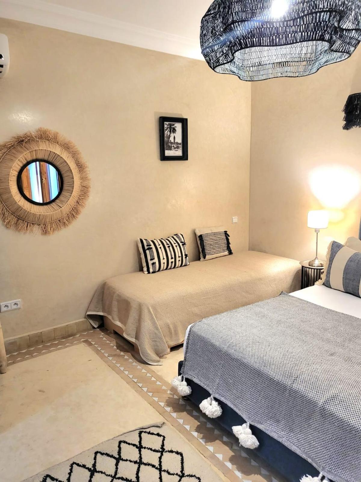 Riad Melilo Avec Piscine Chauffee Marrákes Kültér fotó